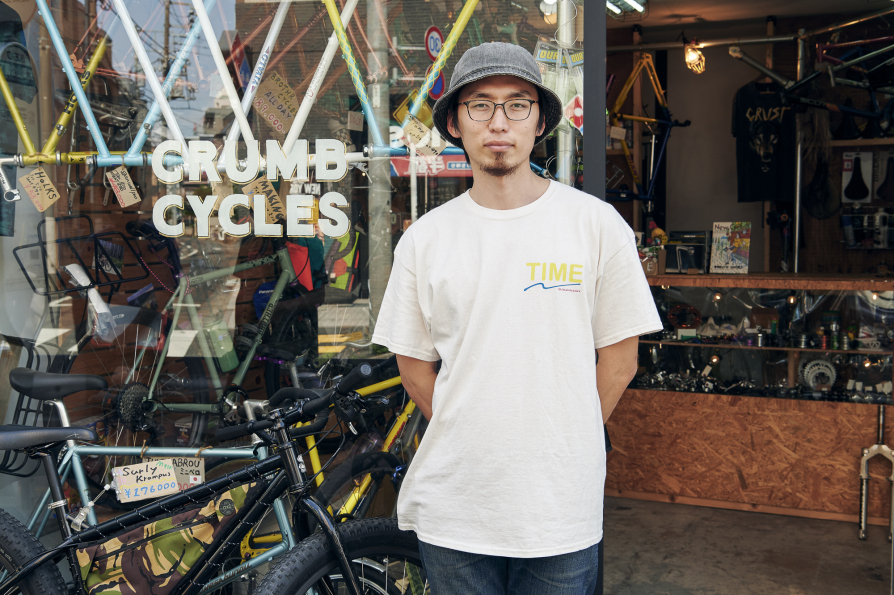 「CRUMB  CYCLES（クラムサイクルズ）」のオーナー松本さん