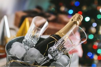 酒好きがもらって嬉しいプレゼントとは？人気商品20選を紹介！