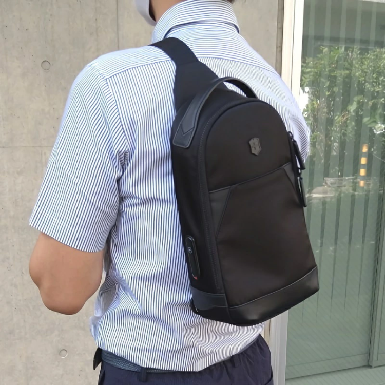 VICTORINOX ビクトリのクス アロックスネロ スリングバッグ 5L 