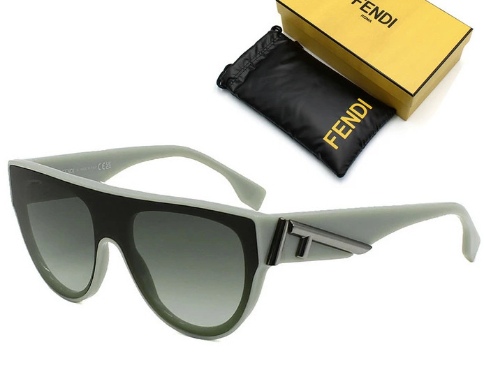 【インパクト大】FENDI FE40150I-95P-00