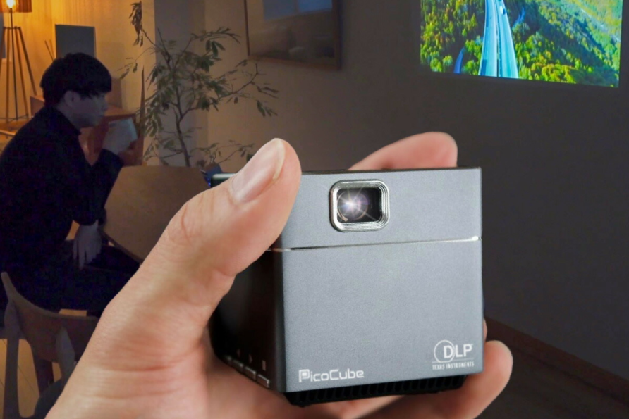 【手のひらに乗るかわいらしいサイズ感】PicoCube plus 150ANSI