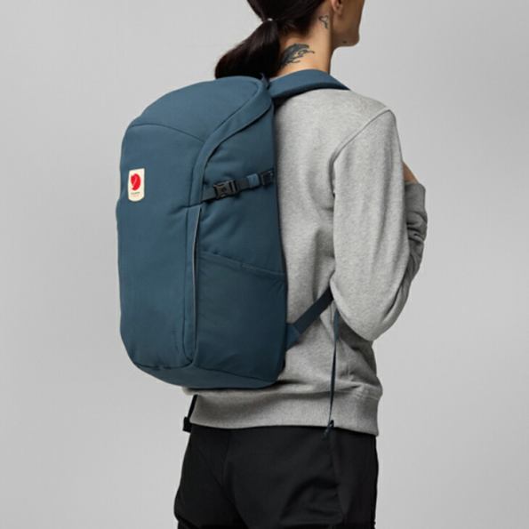【お洒落なシルエットが魅力】FJALLRAVEN｜Ulvo 23 ダークグレー