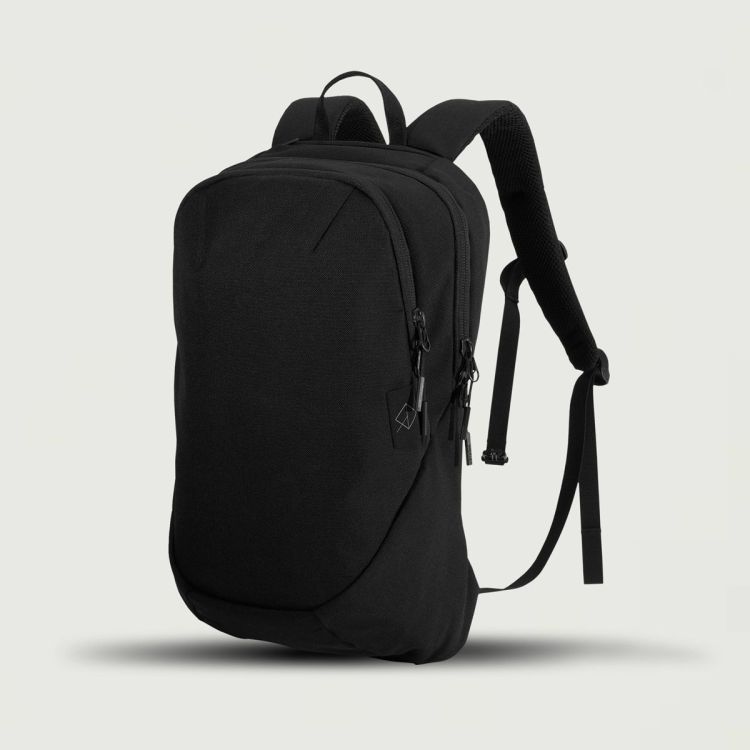 【スリムで機能的なアイテム】WEXLEY（ウェクスレイ） SHELDRAKE / 22L Daypack Cordura® Series