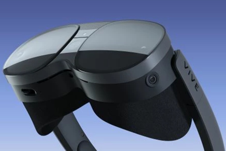 13. HTC VIVE XR Elite VRヘッドセット【快適なVR体験をサポートしてくれる豊富なオプションパーツが付属】