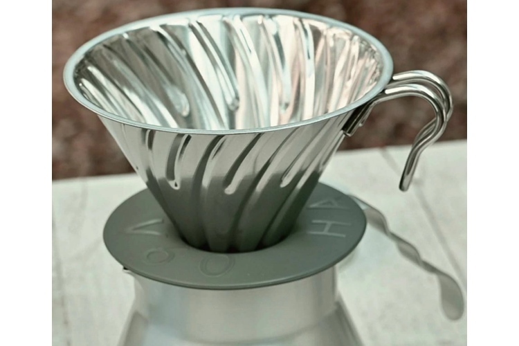 4. HARIO V60 メタルドリッパー【アウトドアにも適した仕様】