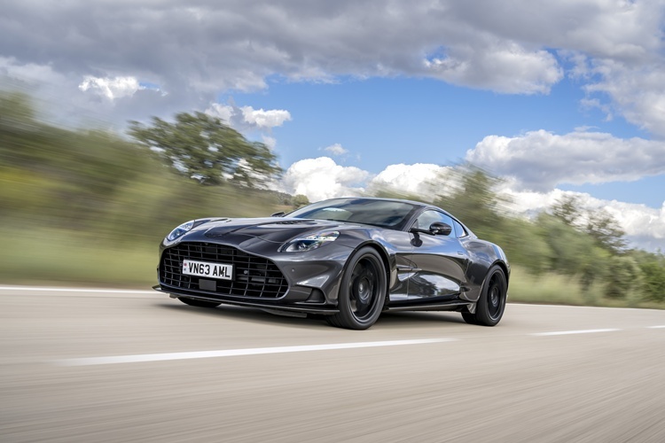 アストンマーティン　ヴァンキッシュ