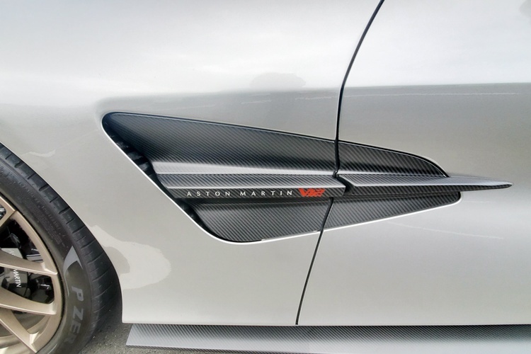 アストンマーティン　ヴァンキッシュ