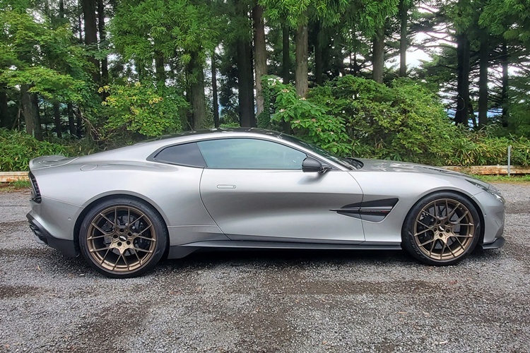 アストンマーティン　ヴァンキッシュ