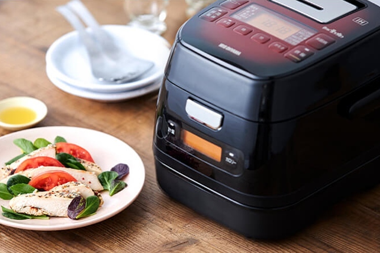 9. アイリスオーヤマ 分離式量り炊きIHジャー炊飯器 KRC-IM30-R【炊飯器とIHコンロが一体に】