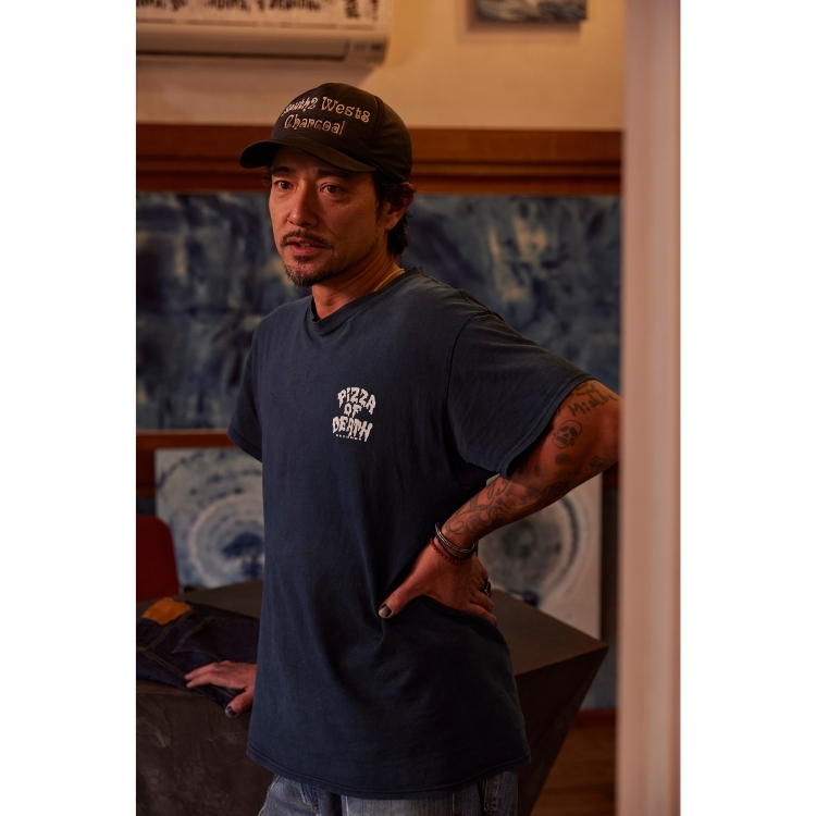 漆喰と藍で世界を描く守谷怜太の選ぶ、“つくり手の温度を感じるギフト”