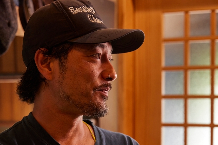 漆喰と藍で世界を描く守谷怜太の選ぶ、“つくり手の温度を感じるギフト”