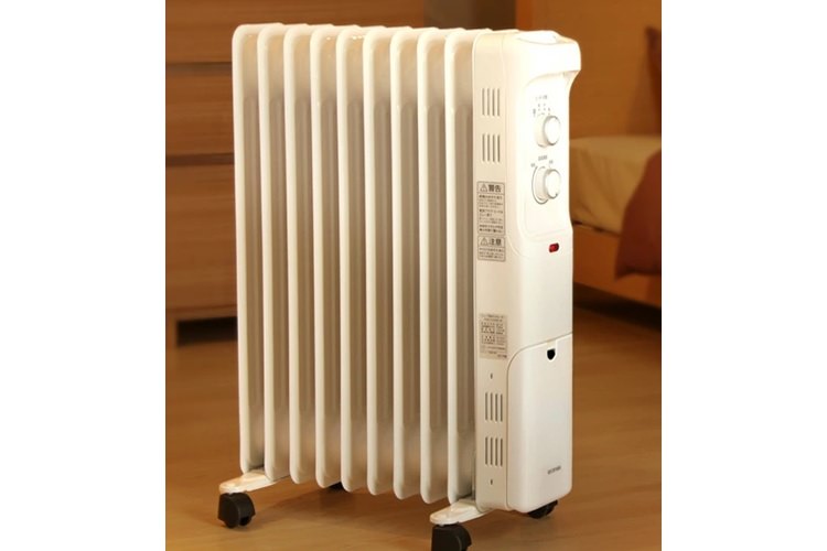 3. アイリスオーヤマ オイルヒーター ホワイト【各種停止機能が備わり安全面に配慮】