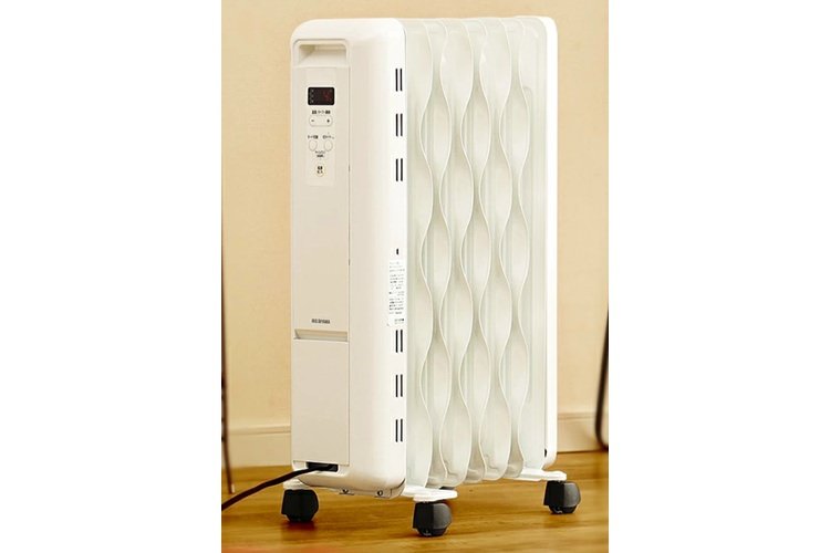 11. アイリスオーヤマ ウェーブ型オイルヒーター IWH2-1208D-W ホワイト【美しい外観でどんな部屋にもなじむ】