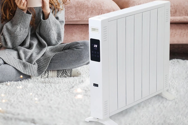 21. オイルレスヒーター マットホワイト/マットブラック【くつろぎながらリモコンで温度調整可能】