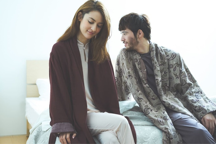 パジャマ屋 高級ブランドIZUMM 今治タオルのバスローブ 【大人の雰囲気をまとう逸品】