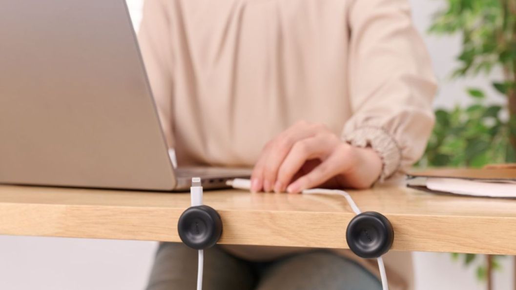 エレコム「ケーブルホルダー」