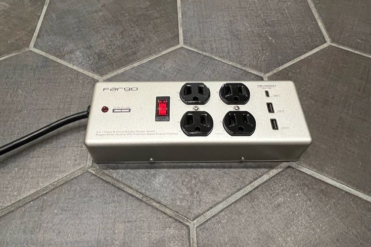 Fargo Fargo Steel tap　USB-C/USB-A電源タップ　スチールカラー