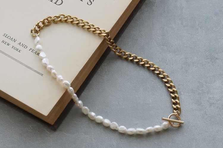 ショートネックレス