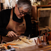 一年待っても、手に入れたい顔。川越の路地裏で仕立てる、一生ものの眼鏡フレーム| #LOCAL GOODA