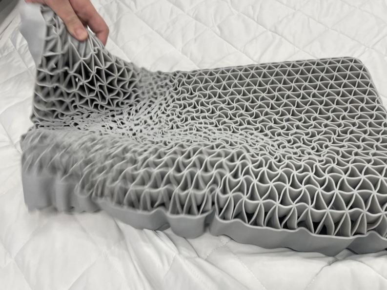 ボヨヨンボヨヨ～ン、ブルンブルンな感触