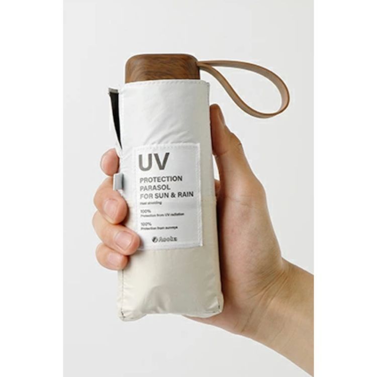 7. わずか190g 超軽量 折りたたみ日傘