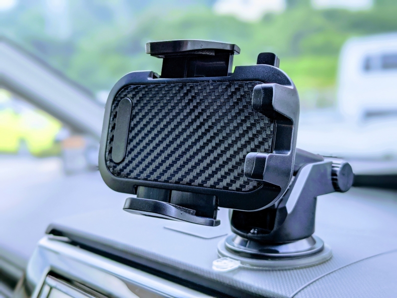 車用スマホホルダーのよくある疑問を解説