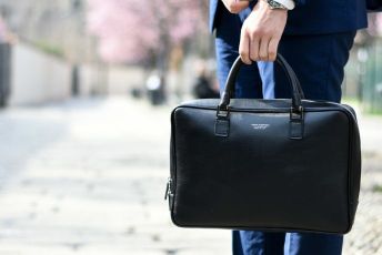 ビジネスバッグおすすめ25選｜人気ブランドや選び方も解説