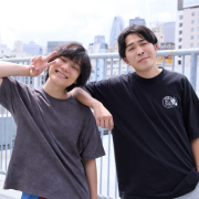 「賞味期限切れのパン」をかじって、じわじわ8年。9番街レトロ、笑いはコツコツ、ギフトはグイグイ。