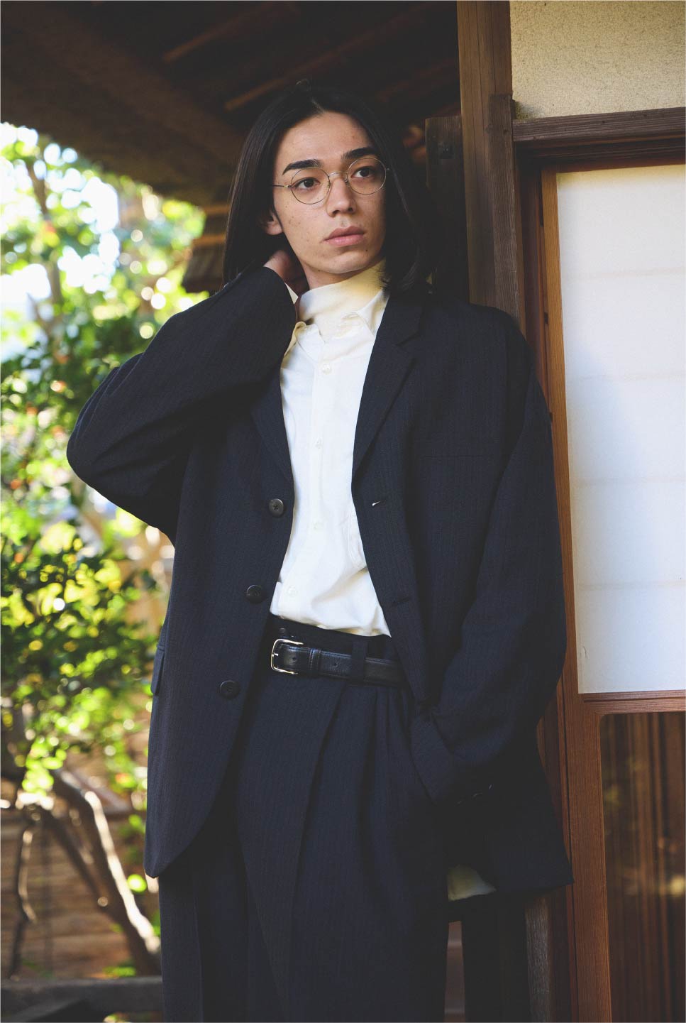 履きやすさとデザイン性を両立させたアメリカントラッドを代表する一足が料亭の厳かな空気に調和する