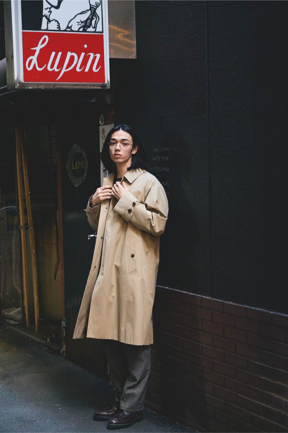 歴史を刻む店内に馴染む ジョンスメドレーの 品が溢れる定番ニット