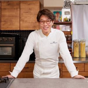 53歳のピュアな野心。26歳の相棒と繰り出した「YouTube」という冒険──料理人・川越達也