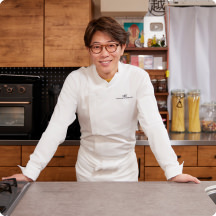 53歳のピュアな野心。26歳の相棒と繰り出した「YouTube」という冒険──料理人・川越達也