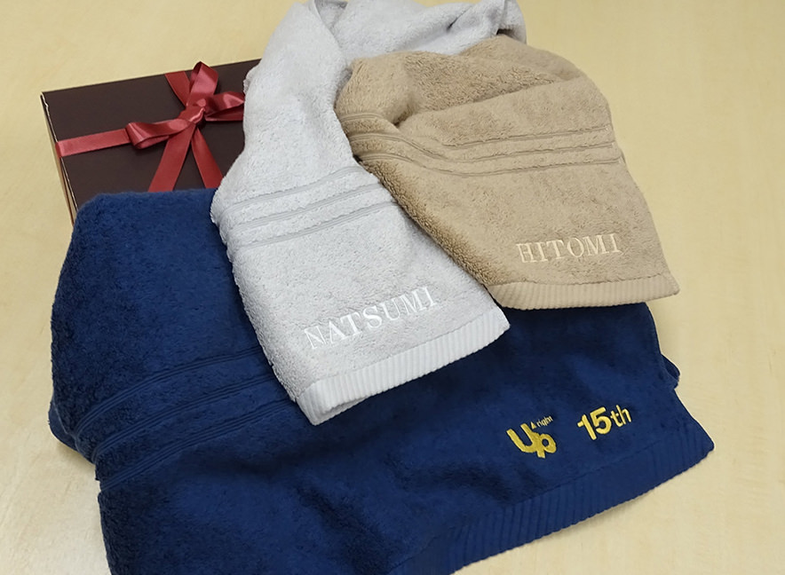 お名前刺繍入り 「elf R」
バスタオル 1枚 ＆ フェイスタオル2枚セット  12,500円