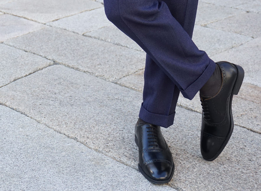 内羽根ビジネスシューズ “裏地まで本革” セミロングノーズ 7,980円