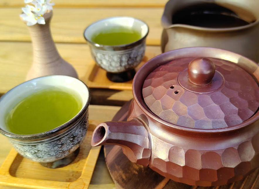 ダイヤカット鍔付き宝瓶（ほうひん） 14,300円