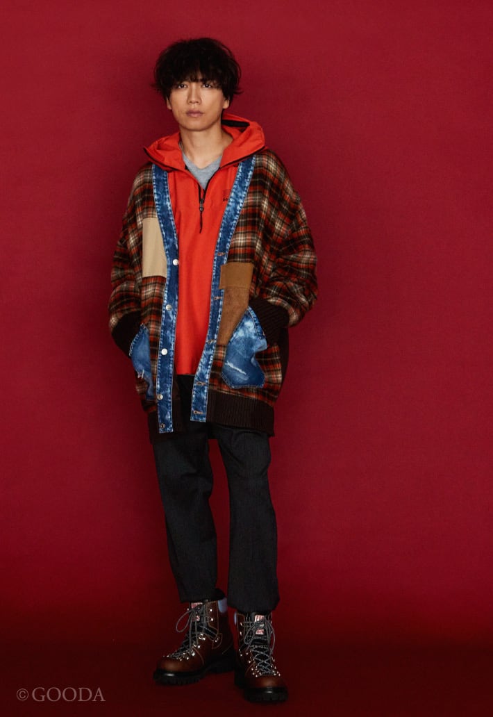 俳優・山崎育三郎がみせる モード×アウトドアな大人スタイル｜メンズ