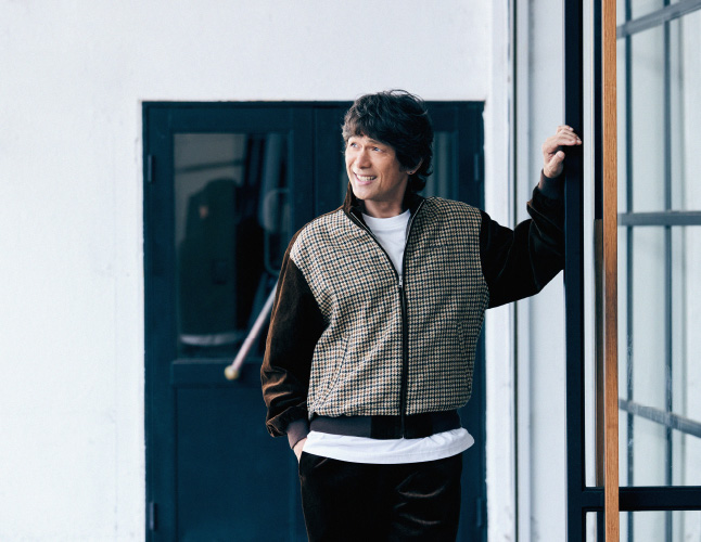 江口洋介が着こなす2024秋冬の最旬スタンダード｜メンズライフスタイル